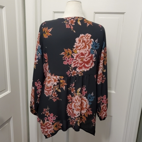 Style & Co. Floral Print Tunic Blouse Size L Handerchief Hemline 100% Polyester - Picture 4 of 10